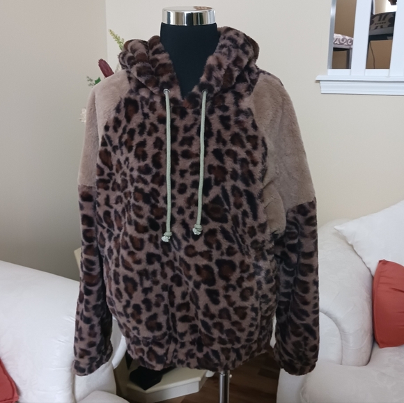 Hem & Thread Jackets & Blazers - Hem & Thread Brown Faux Fur Hoodie S LIKE NEW